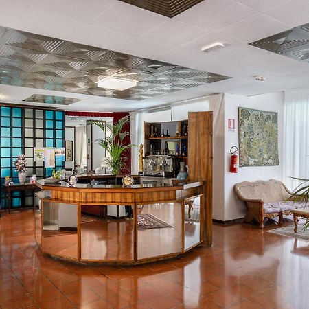 Hotel Gioiello Cesenatico Esterno foto