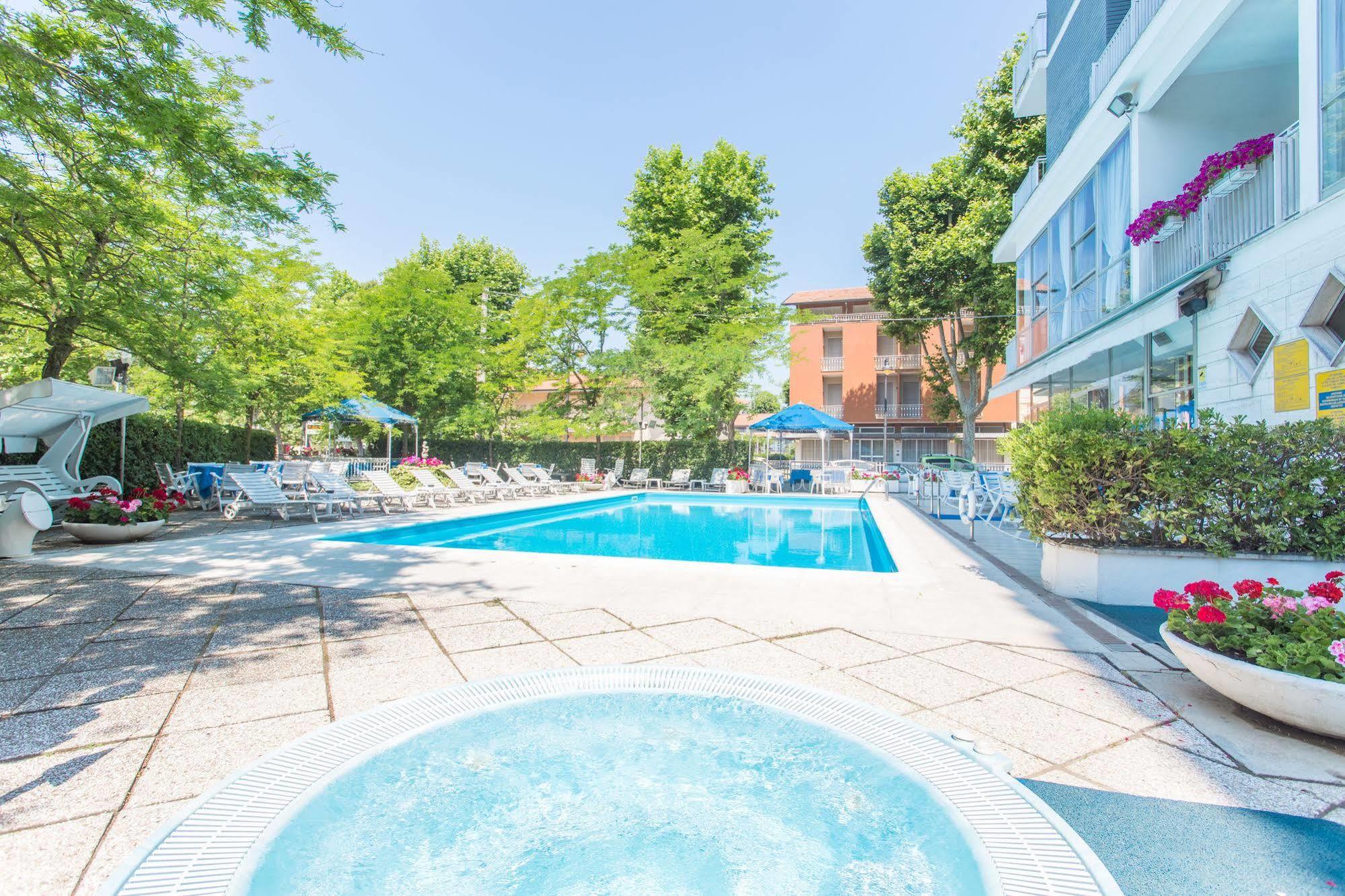 Hotel Gioiello Cesenatico Esterno foto