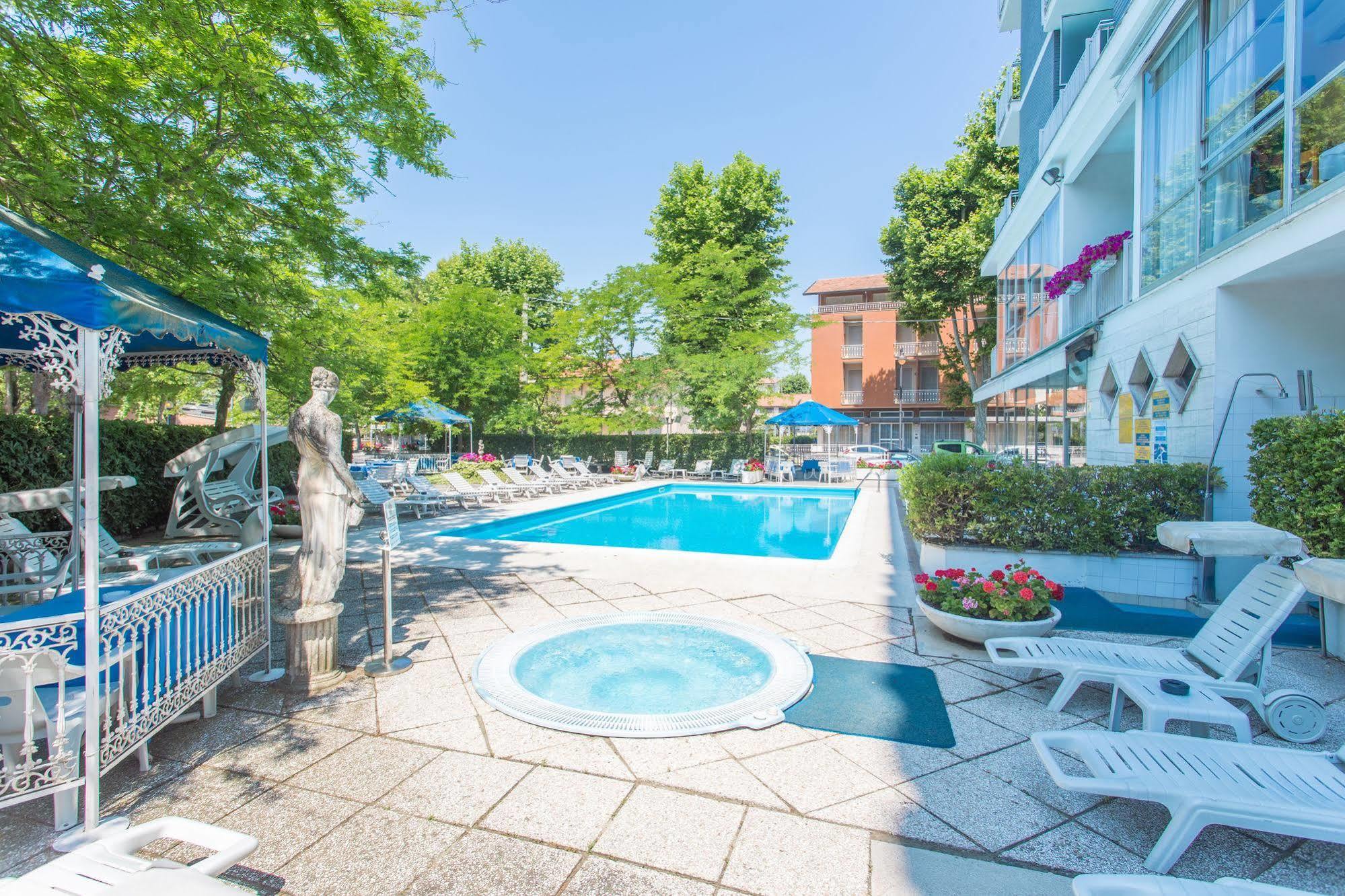 Hotel Gioiello Cesenatico Esterno foto
