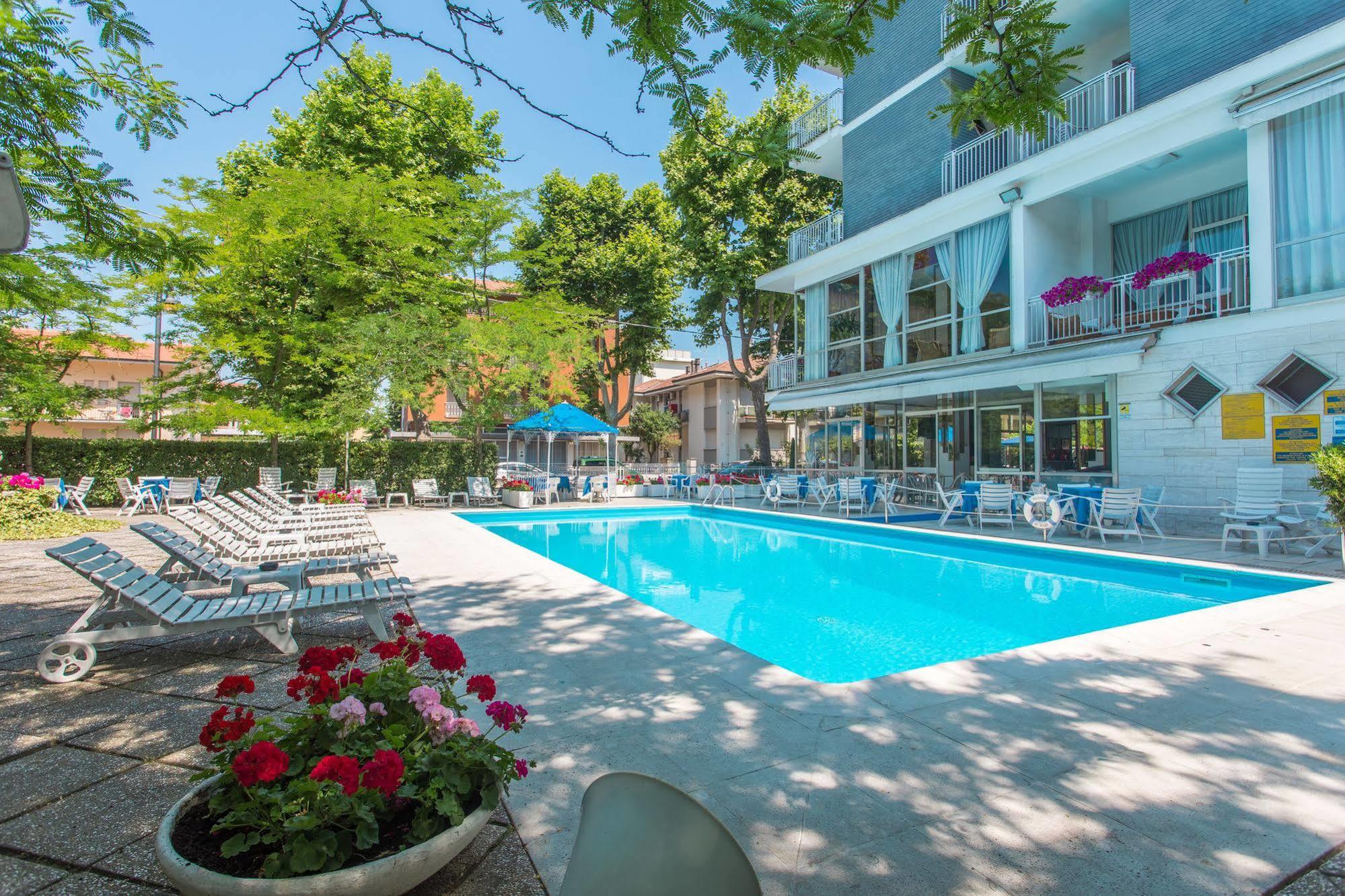 Hotel Gioiello Cesenatico Esterno foto