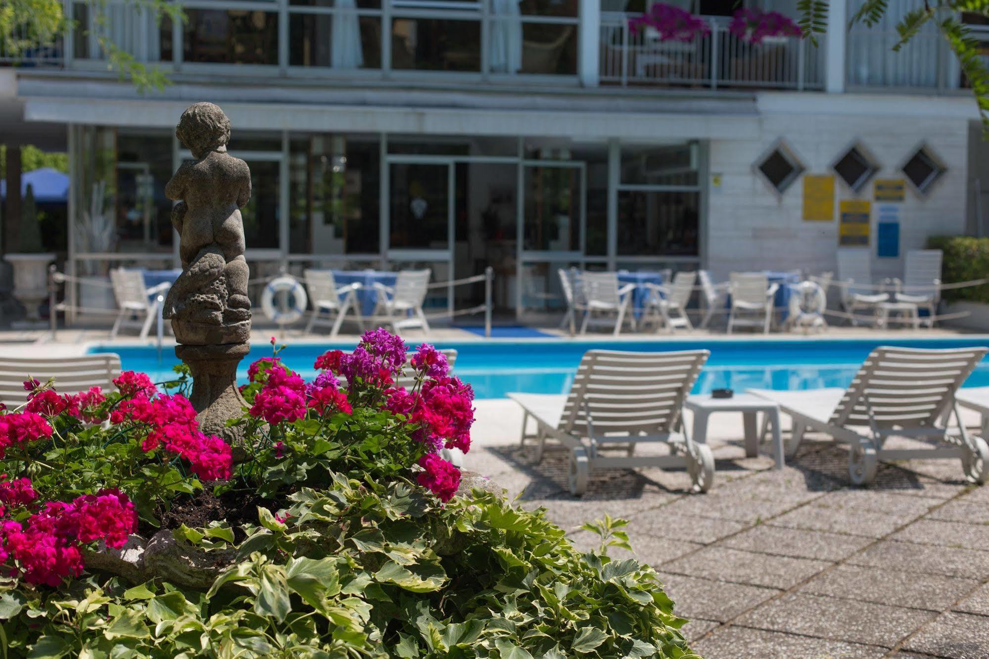 Hotel Gioiello Cesenatico Esterno foto